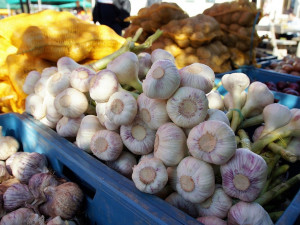 Hradec Králové ani Jičín farmářské trhy nezruší, stánků bude méně