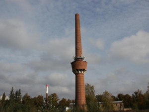 Dvůr Králové má novou kulturní památku. Je jí tovární komín s vodojemem v bývalém areálu TIBA Zálabí