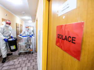 S testováním na Covid-19 pomáhají i hasiči, vytvořili mobilní odběrový tým