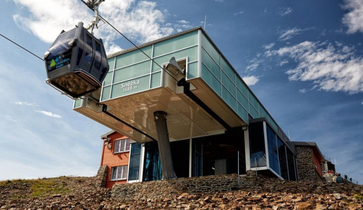 Lanovky v Krkonoších jsou tento týden mimo provoz. Kabinka na Sněžku nepojede do prosince