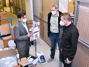 Nemocnice v Královéhradeckém kraji získají přístroje pro léčbu pacientů s COVID-19