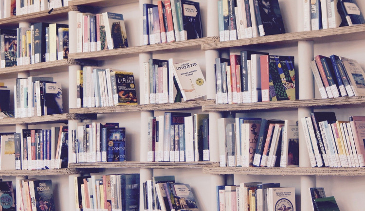 Knihovna v Náchodě nabízí rozvoz knih až domů. Město chce zavést i bibliobox