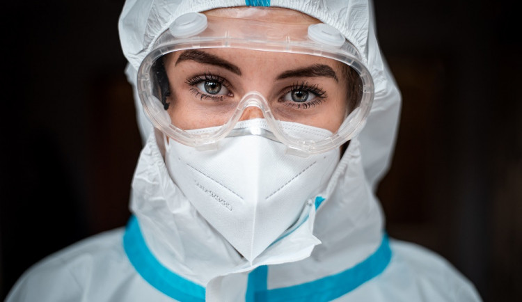 Antigenní testy mohou zabránit třetí vlně. Do dvou týdnů můžeme otestovat prvních 100 tisíc lidí, říkají autoři testovací studie