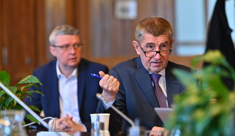 Vláda prodloužila nouzový stav. Potrvá do 12. prosince