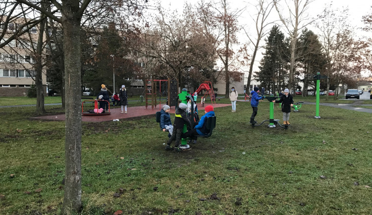 Děti i senioři – v Malšovicích je hřiště pro všechny generace