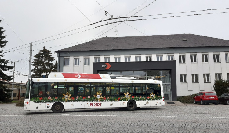 Vánoční elektrobus v Hradci Králové vyjede v sobotu. Trolejbus pak v neděli