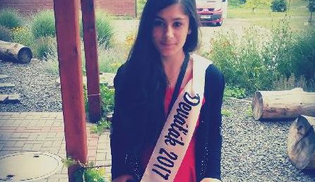 Jejím snem je proběhnout se se svým psem. Nejdřív ale musí vybrat 91 tisíc na intenzivní rehabilitace. Nicol z Jičínska se totiž narodila s mozkovou obrnou