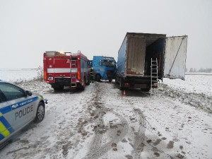 Napadl sníh a policisté řešili 31 nehod. Řidiči nepřizpůsobili rychlost jízdy