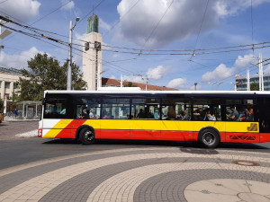 Dopravní podnik v Hradci odkládá investice, kvůli koronaviru mu v MHD ubyli cestující
