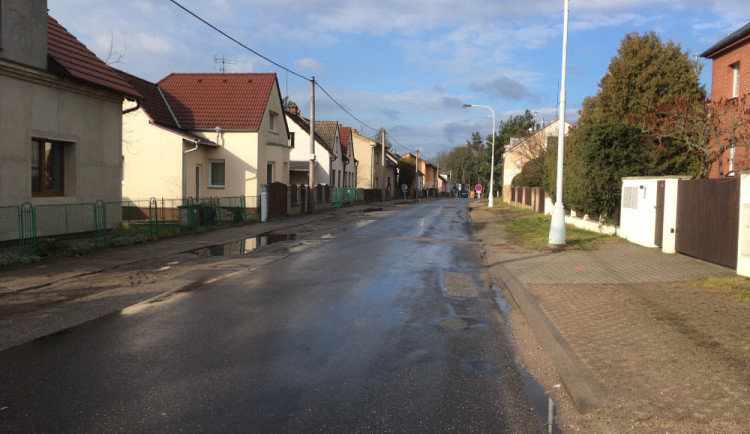 Část Hlavní ulice na Novém Hradci by se mohla otevřít už letos. Město žádá o předčasné užívání