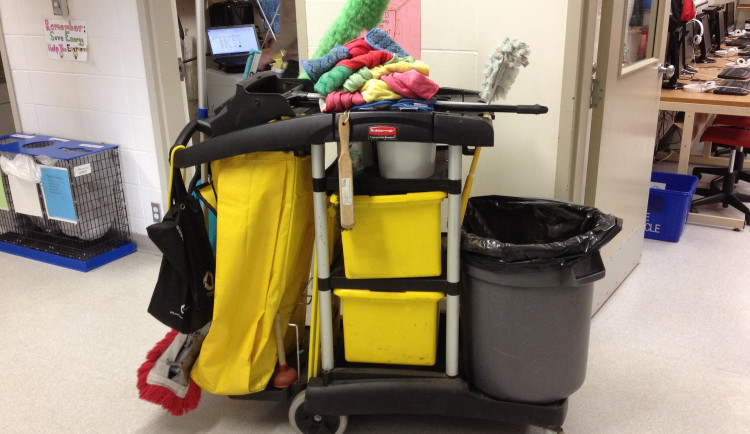 Vánoční úklid od profesionálů vyjde i na několik tisíc, zájem je velký