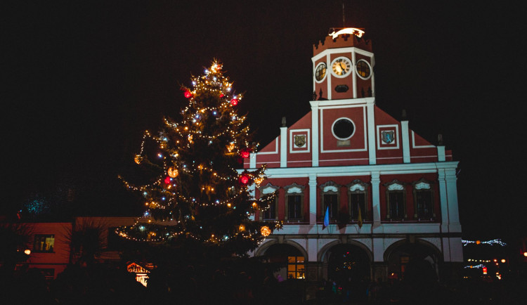 Nové Město nad Metují, Police i Hradec mají kulturní adventní kalendář. Každý den nabízí jiný zážitek