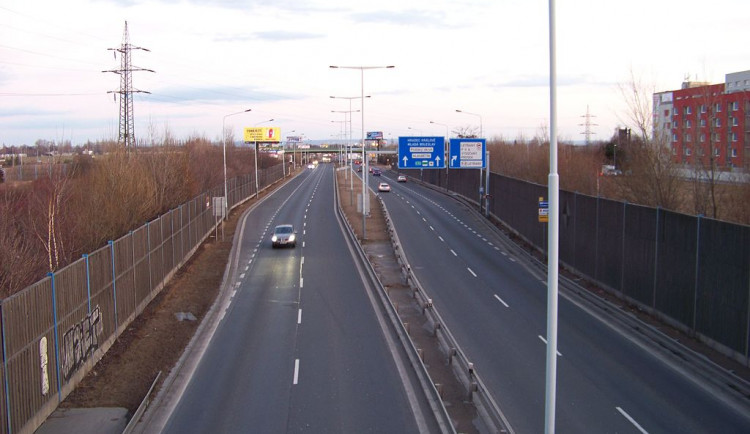 U Kbelské ulice vzniknou podchody pod železniční tratí. Místo tak bude bezpečnější i dostupnější pro chodce i cyklisty
