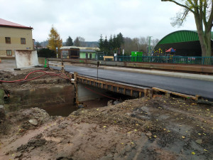 V letošním roce se v kraji podařilo opravit přes 30 kilometrů silnic prvních tříd. Za rok dostanou řidiči další kus dálnice