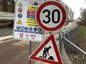 Tento týden se řidičům otevřela ulice Nad Jezem v Trutnově. Zavřená byla od dubna