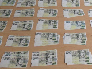 Dva muži z Náchodska si vytiskli přes šest set tisíc korun. Policie už je obvinila z padělání
