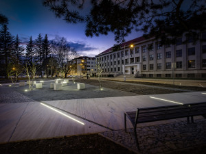 Náchod má novou chloubu. Je jím zrekonstruovaný park u soudu