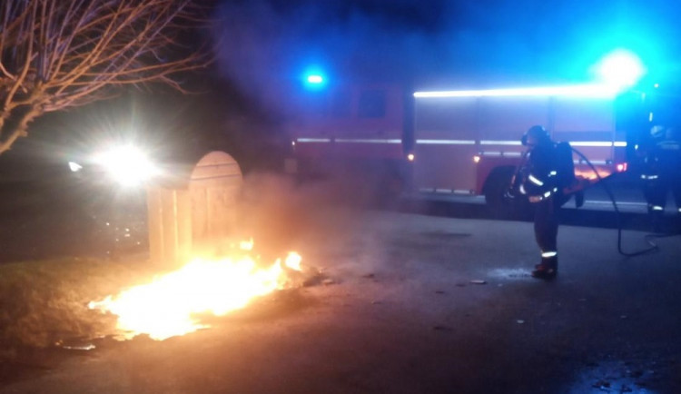 Požár kontejneru v Trnově