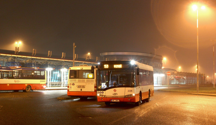Nové autobusové linky vznikly na severovýchodě Prahy. Některé mění ode dneška své trasy
