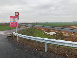 Řidiči letos dostanou další úsek D11. Z Hradce Králové dojedou až do Jaroměře