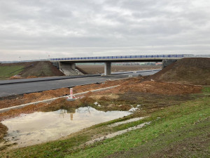 Řidiči letos dostanou další úsek D11. Z Hradce Králové dojedou až do Jaroměře