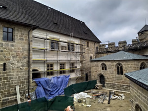 Rekonstrukce hradu Kost přepisuje historii. Archeologové našli skrytou věž ze 13. století