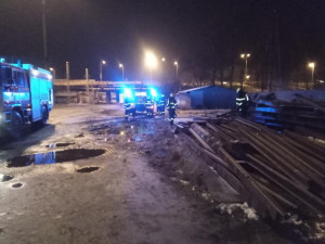 FOTO: O víkendu se hasiči nenudili. Řešili dopravní nehody i požár na vlakovém nádraží
