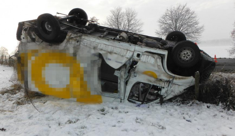 FOTO: O víkendu se hasiči nenudili. Řešili dopravní nehody i požár na vlakovém nádraží
