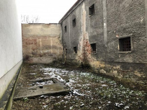 Radnice v Trutnově hledá využití pro budovu bývalé věznice. Zapojit se může i veřejnost