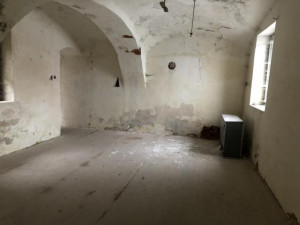 Bývalá věznice poblíž Krakonošova náměstí-