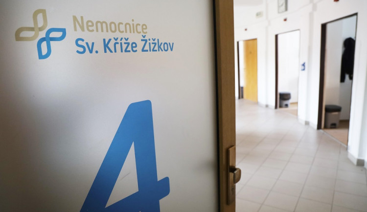FOTO: Nemocnice Sv. Kříže v Praze 3 může okamžitě začít očkovat proti koronaviru. Nyní žádá o schválení i vakcíny