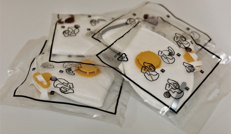 Analytici: Povinné respirátory by stály rodiny tisíce korun měsíčně