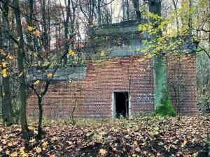 FOTO: U Hradce Králové jsou zbytky tajné nacistické továrny
