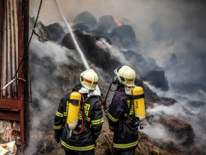 Krajští hasiči vyjížděli k rekordnímu počtu zásahů. Během loňského roku zachránili přes dva tisíce lidí