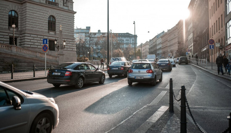 Žádosti o řidičský průkaz bude možné v některých případech podat také elektronicky