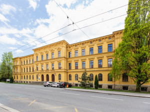 Školy v Hradci Králové pořádají dny otevřených dveří online. Na řadě je Hradecká zdrávka