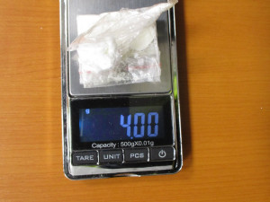 Mezi nohama cizince vyčuchala služební fena pervitin. Chci si s přítelkyní pokouřit, tvrdil