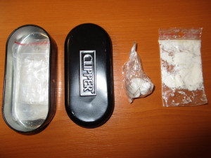 Mezi nohama cizince vyčuchala služební fena pervitin. Chci si s přítelkyní pokouřit, tvrdil