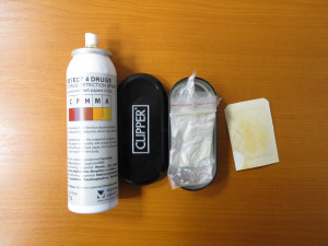 Mezi nohama cizince vyčuchala služební fena pervitin. Chci si s přítelkyní pokouřit, tvrdil