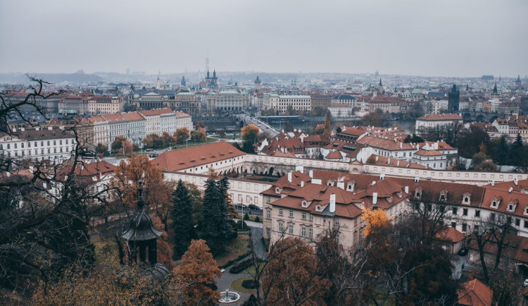 V Praze bude mít ulici závodník Ferrari. Svůj park bude mít i básník Kolář