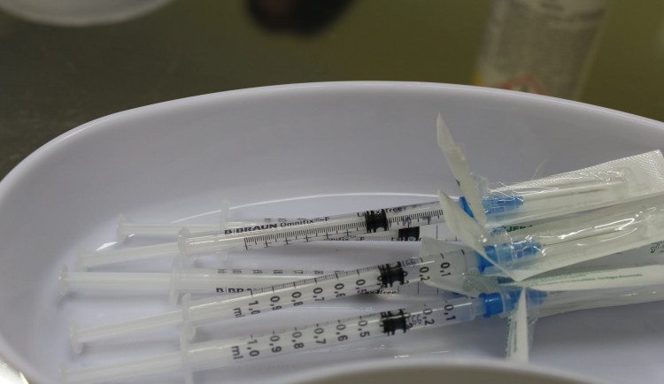 Královéhradecký kraj dostal 200 dávek vakcíny od Moderny