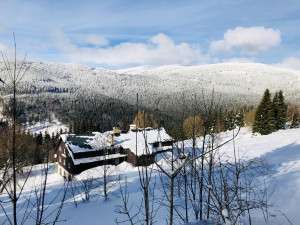 Po téměř 30 letech končí provozovateli Hromovky smlouva. S odkoupením hotelu mohou pomoct naši hosté, tvrdí
