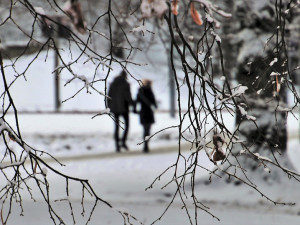 POČASÍ NA NEDĚLI: Sněhové přeháňky a teploty pod nulou