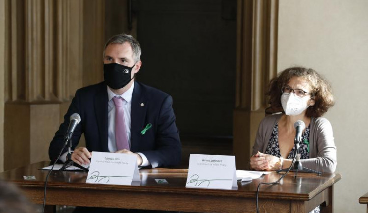 Krizový štáb Prahy doporučil vyhlásit primátoru Hřibovi stav nebezpečí. Rozhodl také o nákupu antigenních testů pro školy
