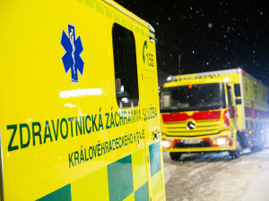 PŘEHLED: Tento týden dala pandemie kraji zabrat. Rekordní převoz pacientů, plné nemocnice i uzavřené Trutnovsko