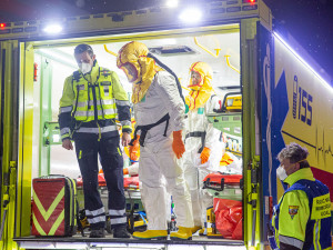 PŘEHLED: Tento týden dala pandemie kraji zabrat. Rekordní převoz pacientů, plné nemocnice i uzavřené Trutnovsko