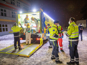 PŘEHLED: Tento týden dala pandemie kraji zabrat. Rekordní převoz pacientů, plné nemocnice i uzavřené Trutnovsko