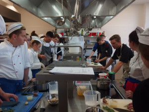 Z devítky do nejistoty? Gastronomie, cestovní ruch a služby můžou být i dnes sázka na jistotu!