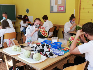 Z devítky do nejistoty? Gastronomie, cestovní ruch a služby můžou být i dnes sázka na jistotu!