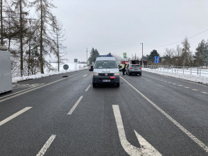 Nejvhodnější výstroj policistů na kontrolních stanovištích? Teplá výstroj, čaj a bageta